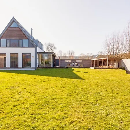 Villa M
